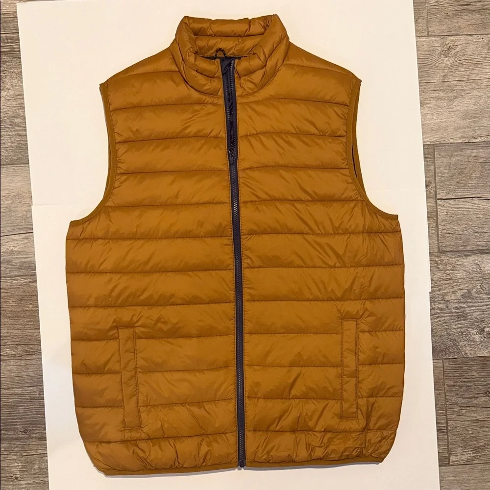 Swiss Tech Men's Tan Quilted Vest - Picture 1 of 3